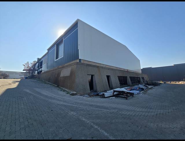 7,000M² WAREHOUSE TO LET IN ANDERBOLT